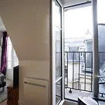 Lovely And Bright Studio Close To The Quais