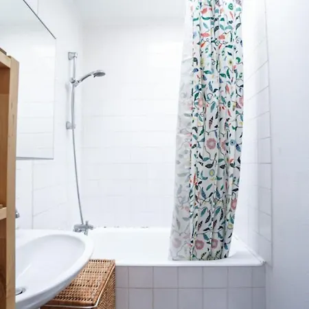 Lovely And Bright Studio Close To The Quais Apartment *