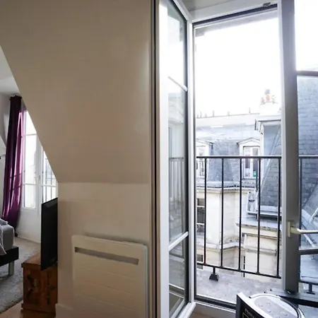 Lovely And Bright Studio Close To The Quais