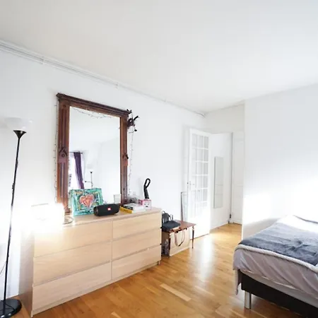 Apartment Lovely And Bright Studio Close To The Quais