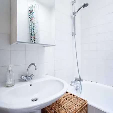 Lovely And Bright Studio Close To The Quais Appartamento *